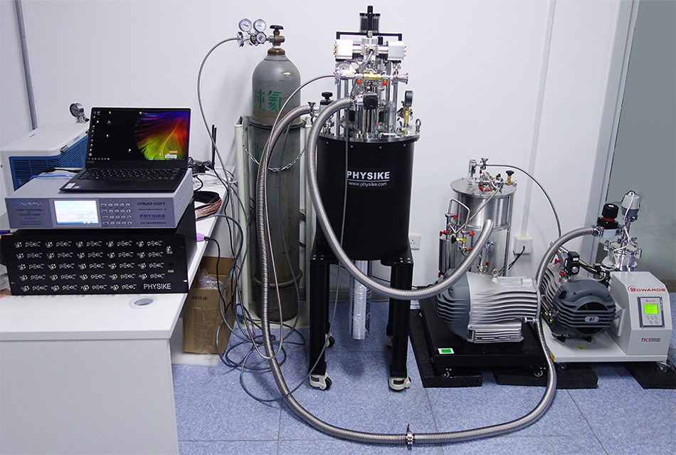 飛斯科頂部裝卸型1.5K制冷機(jī)系統(tǒng)安裝成功